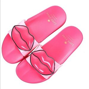 Anti slip cute lip flat slides